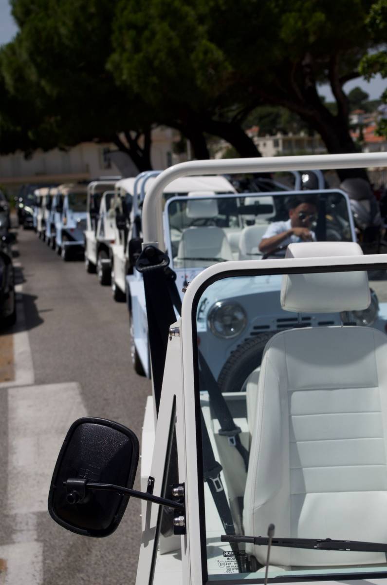 Rent a mini moke 06