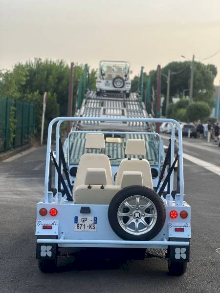 delivery of mini moke in the Alpes-Maritimes