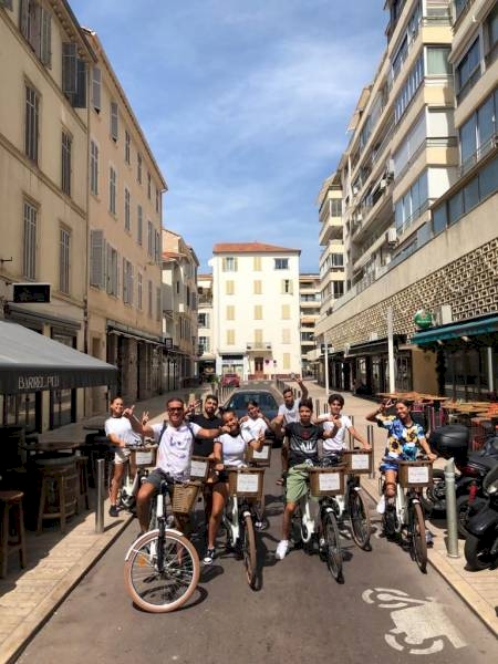 Bike rental for groups in Cannes