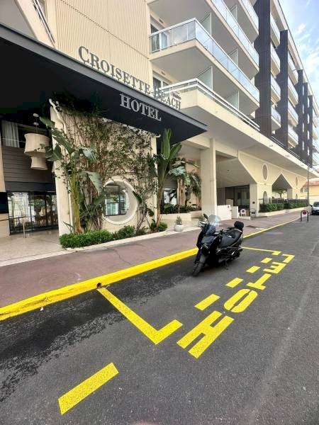 Rent a scooter in Vallauris