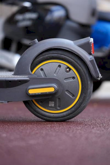 Electric scooter repair on the French Riviera