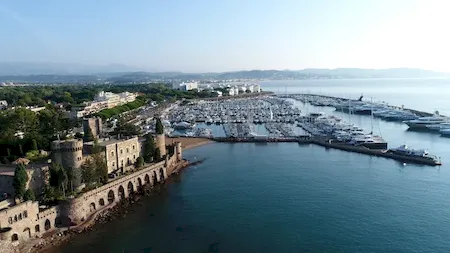 Delivery 2 wheels port of Mandelieu