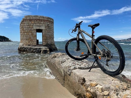 professional in two-wheel rental in the 06