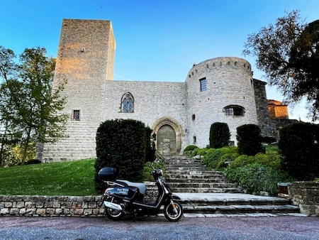 
Our area of ​​activity for this service Affordable 50cc scooter rental for a self-guided day escape